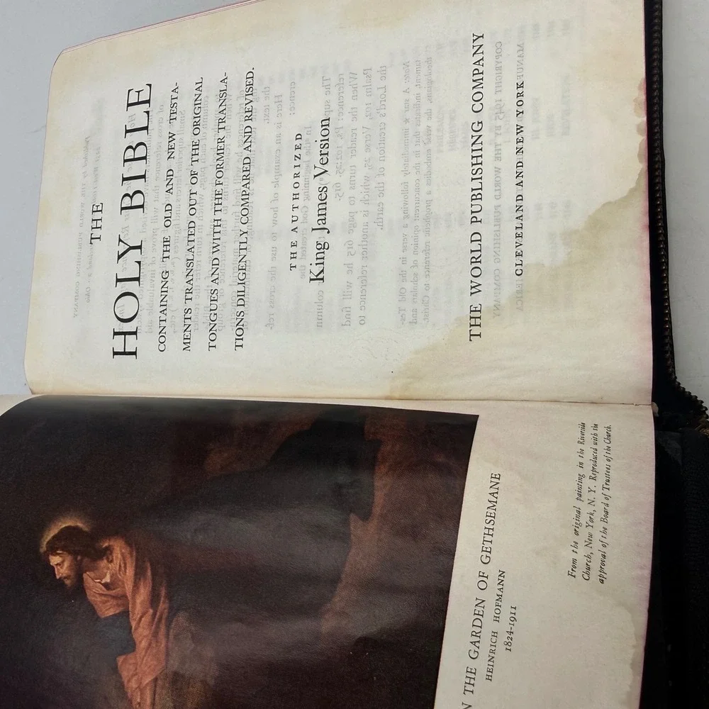 Vintage 1945 KJV Holy Bible Red Letter Edition World Publishing Zipper Cover